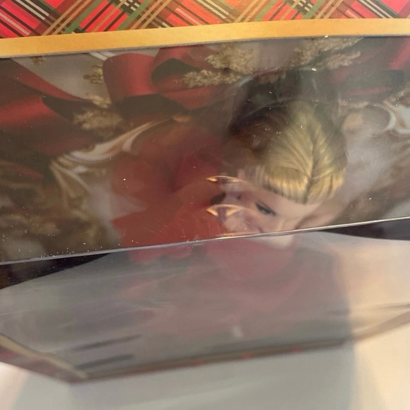 Barbie Signature 2024 Holiday Blonde Doll - Plaid Gown Collector Edition Mattel - Picture 9 of 10